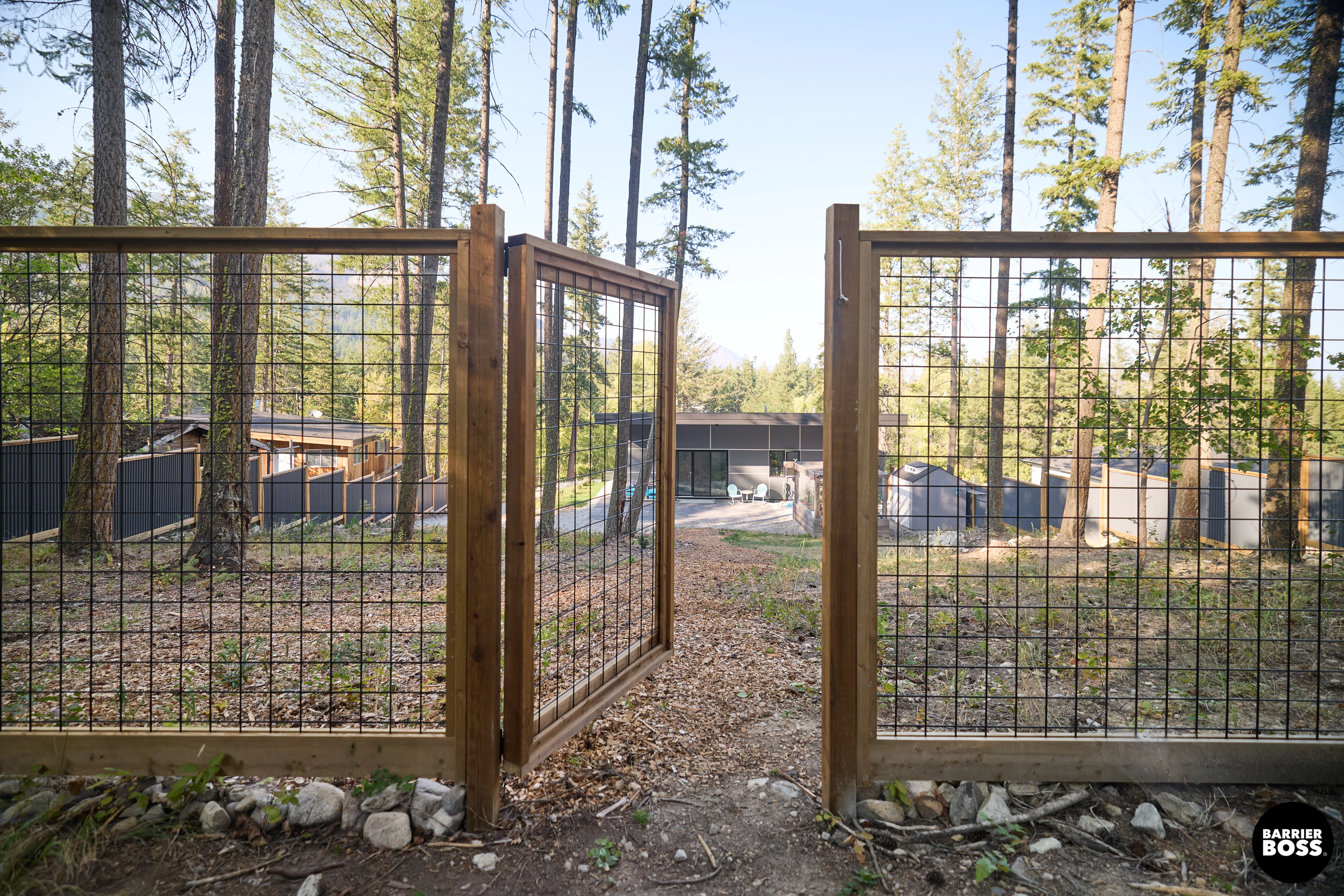 Black Hog Wire Fence Panels - Image 58