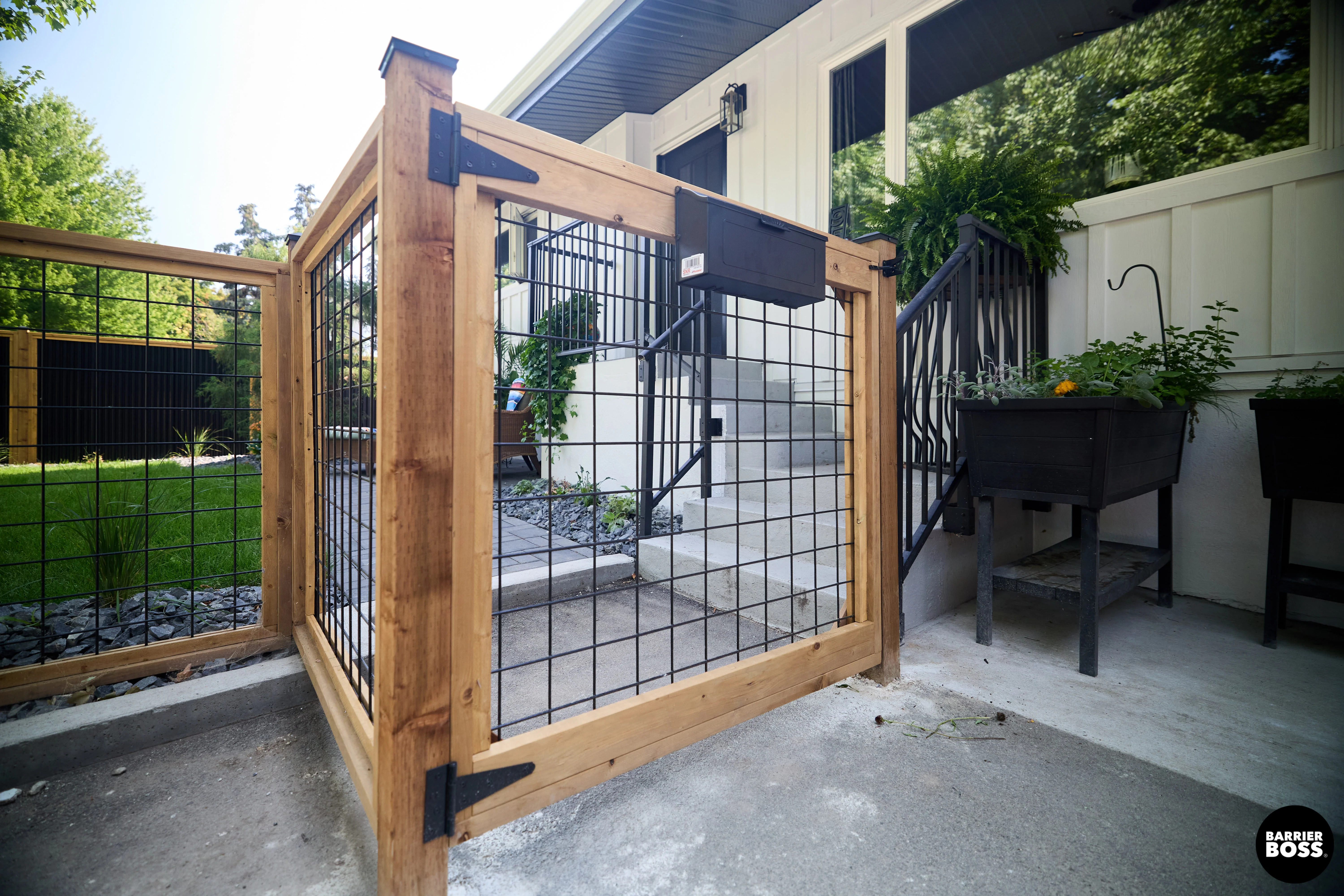 Black Hog Wire Fence Panels - Image 66