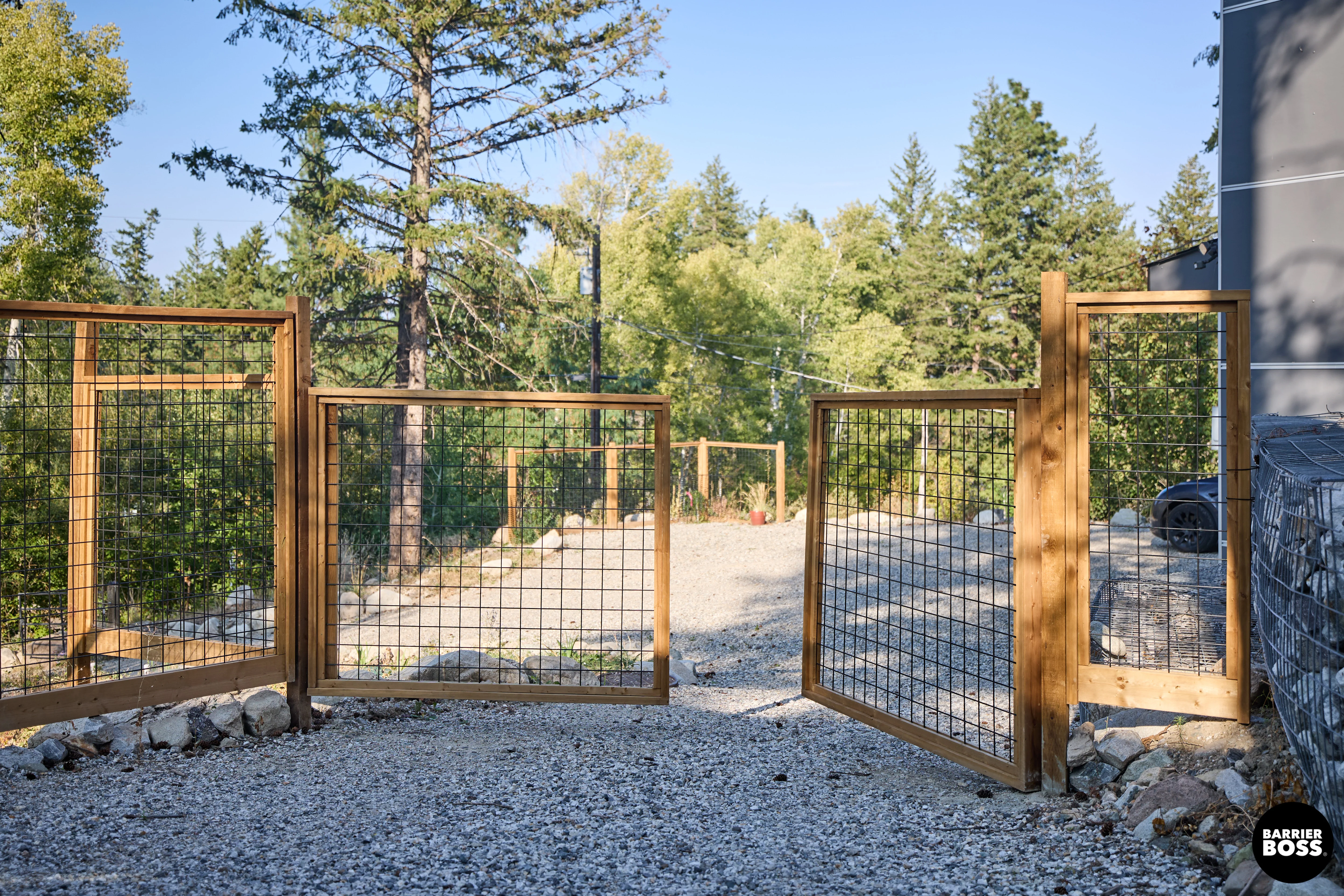 Black Hog Wire Fence Panels - Image 67