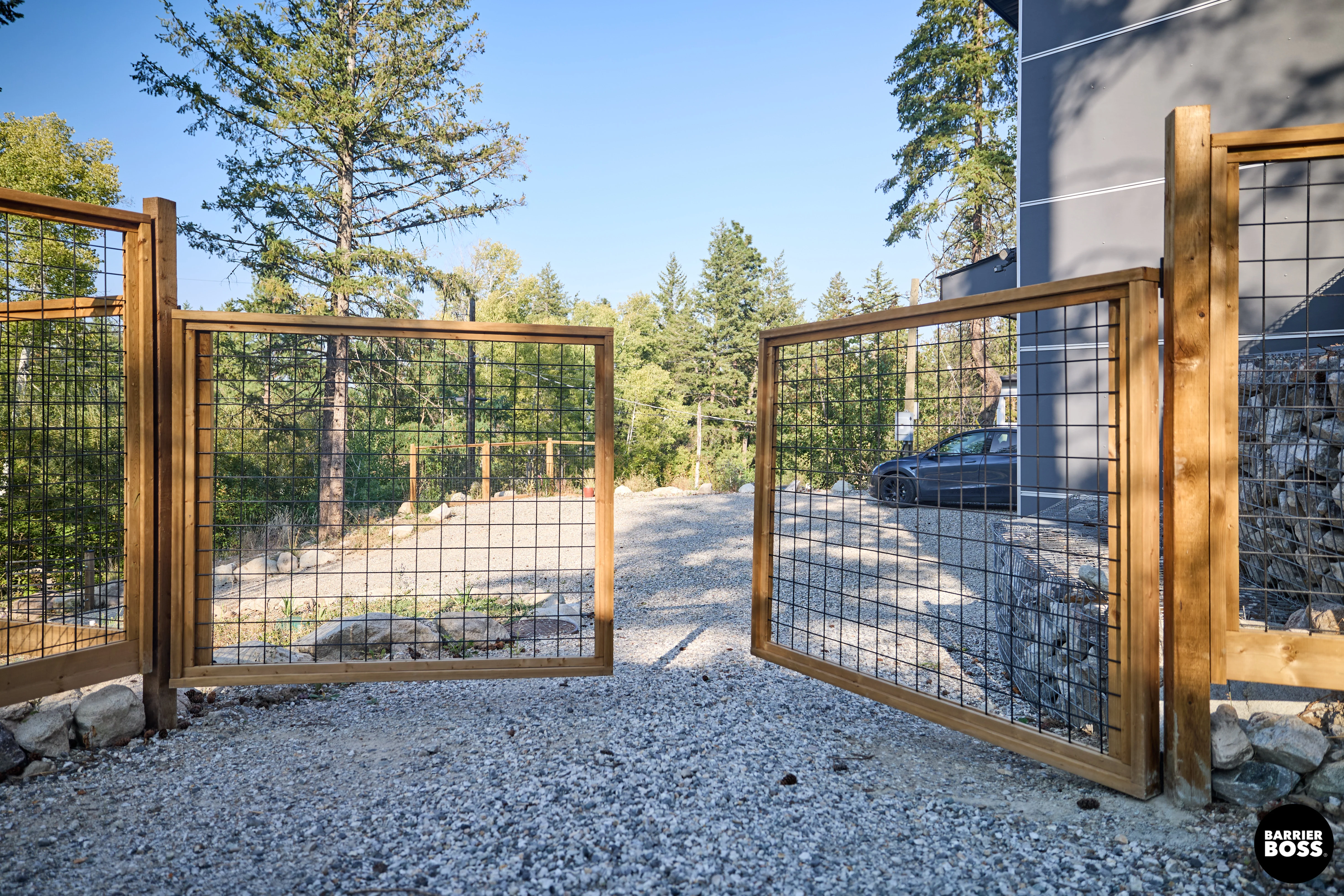 Black Hog Wire Fence Panels - Image 68