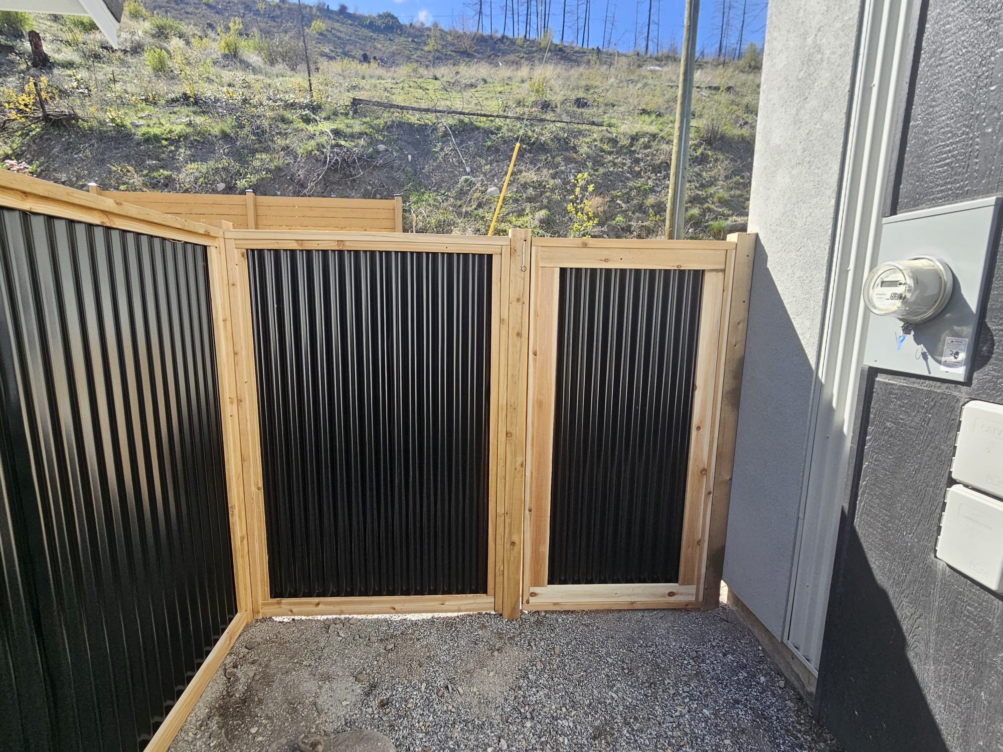 Corrugated Metal Privacy Fence Panels – Cedar Wood Frame - Image 38