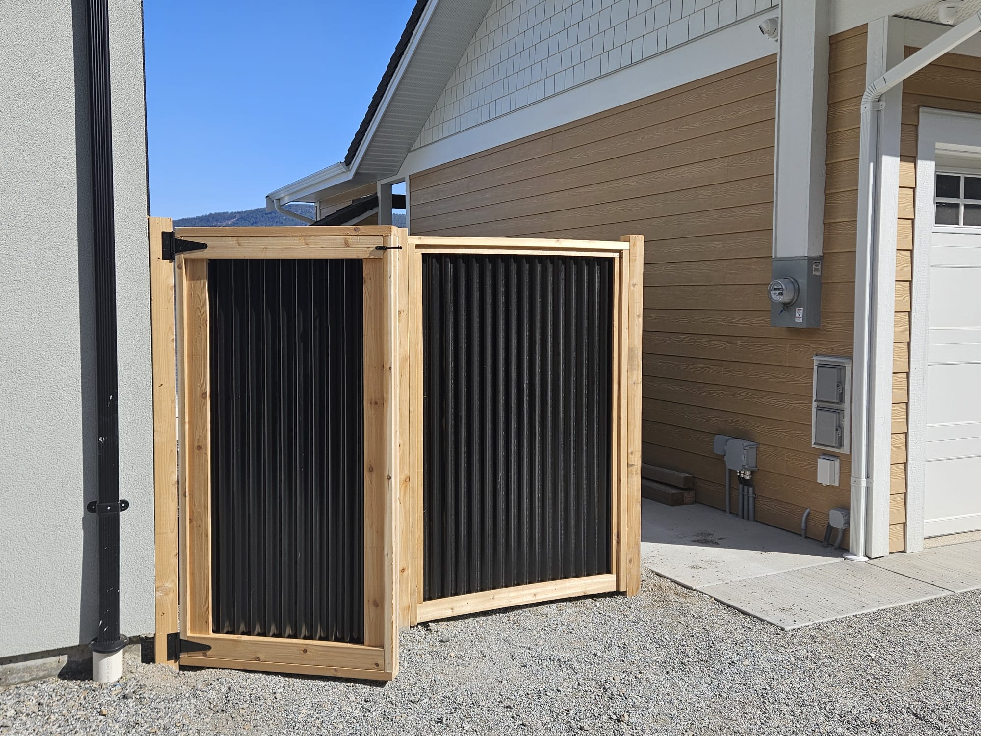 Corrugated Metal Privacy Fence Panels – Cedar Wood Frame - Image 39